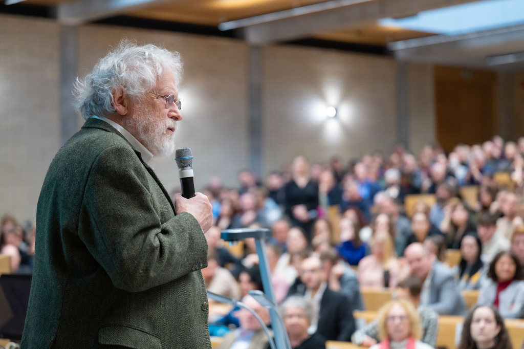 Nobel Laureate Anton Zeilinger Inspires future scientists at JKU Linz - quantA : Quantum Science Austria